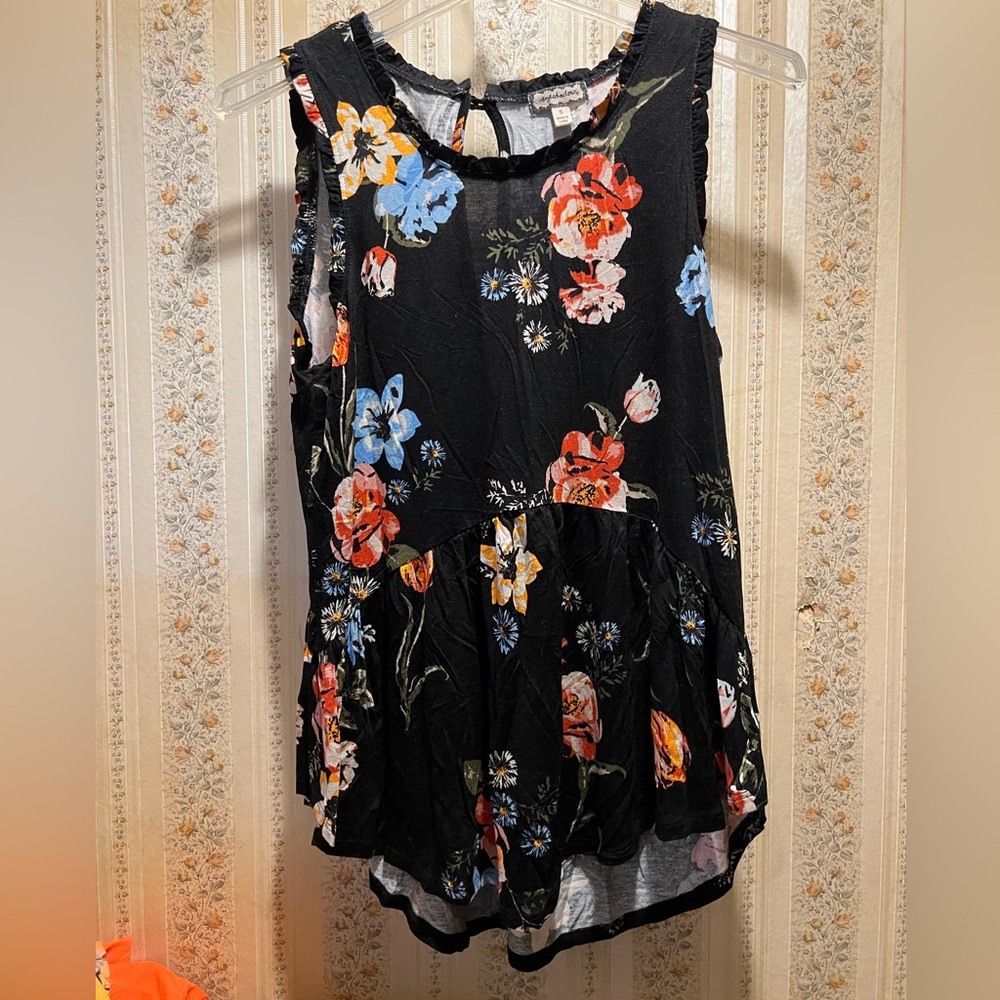 Women junior sleeveless blouse